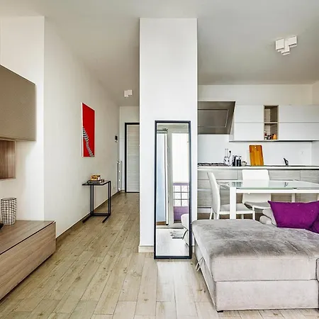 Brand New 1 Bedroom In Navigli Area Apartment *