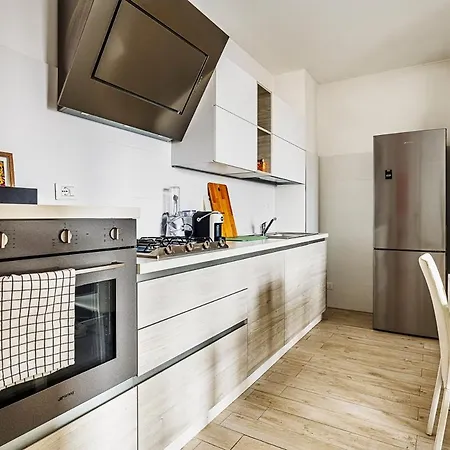 Brand New 1 Bedroom In Navigli Area * Milan