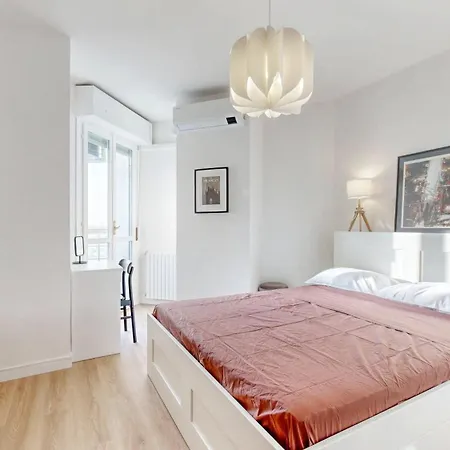 Brand New 1 Bedroom In Navigli Area * Milão