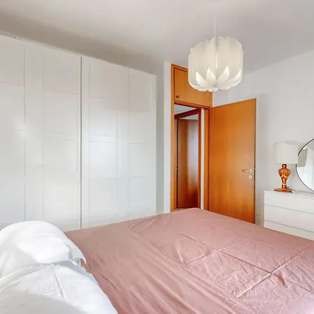 Brand New 1 Bedroom In Navigli Area Apartamento Milão